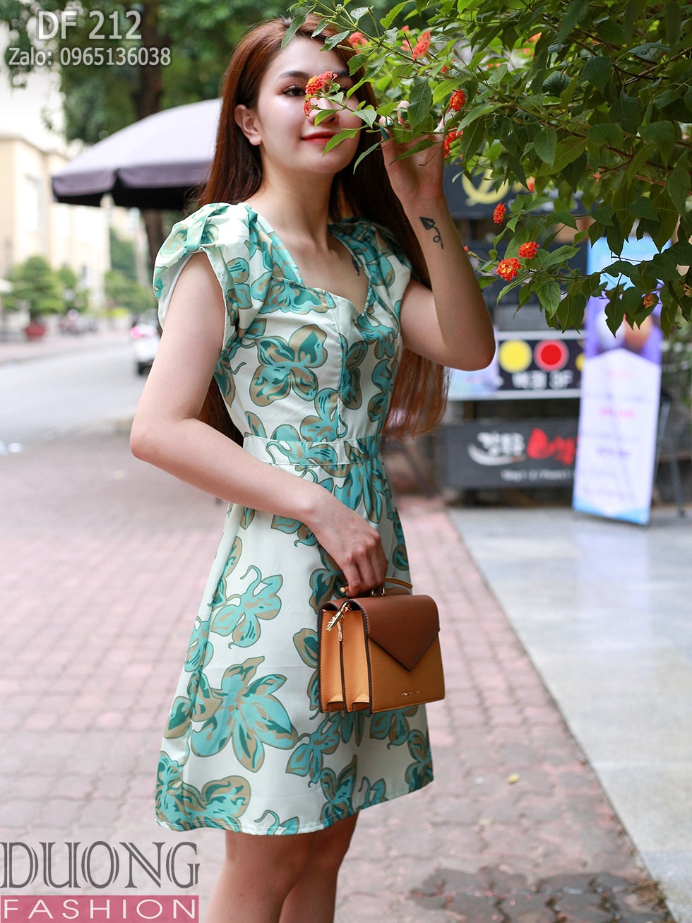 Khánh Vân diện váy được lấy cảm hứng từ bông hoa súng của làng quê Việt Nam  - DNTT online