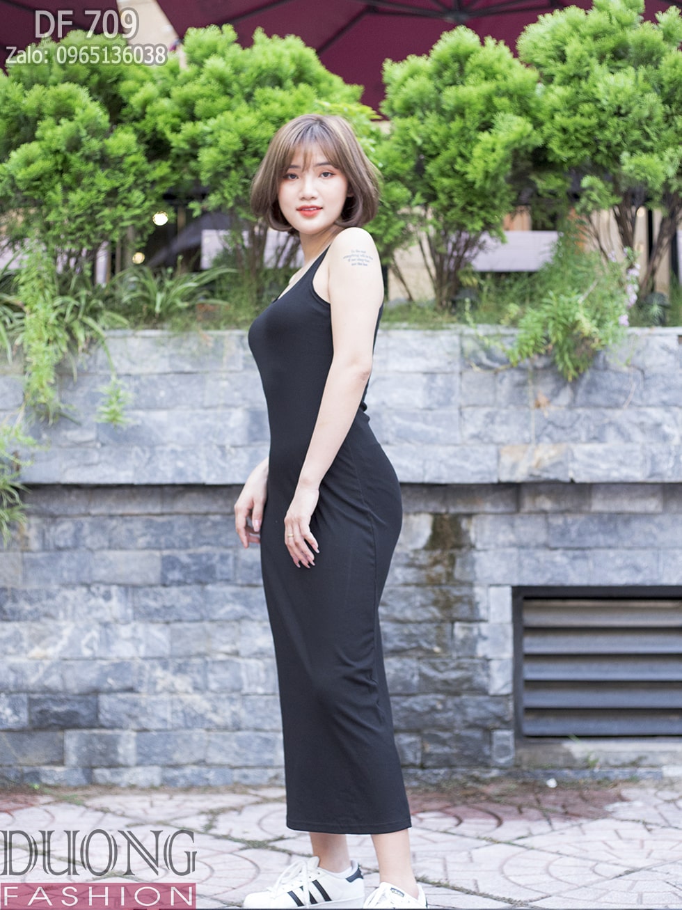 Lep' - Váy nhung đen 2 dây LV014DE - 650k Áo tơ trắng LA004TR - 320k |  Facebook